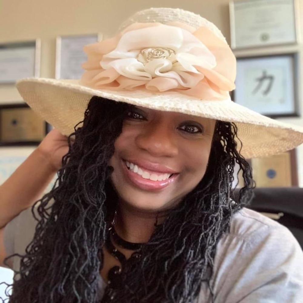 Women’s Beautiful Straw Hat‎ with Flower - Picture 2 of 8